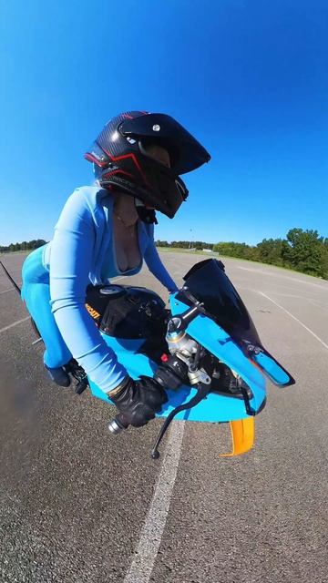 Катя Алмаз мото девушка на Дукати Ламборгини