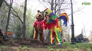 Самарцы привели в порядок сквер Фадеева на субботнике