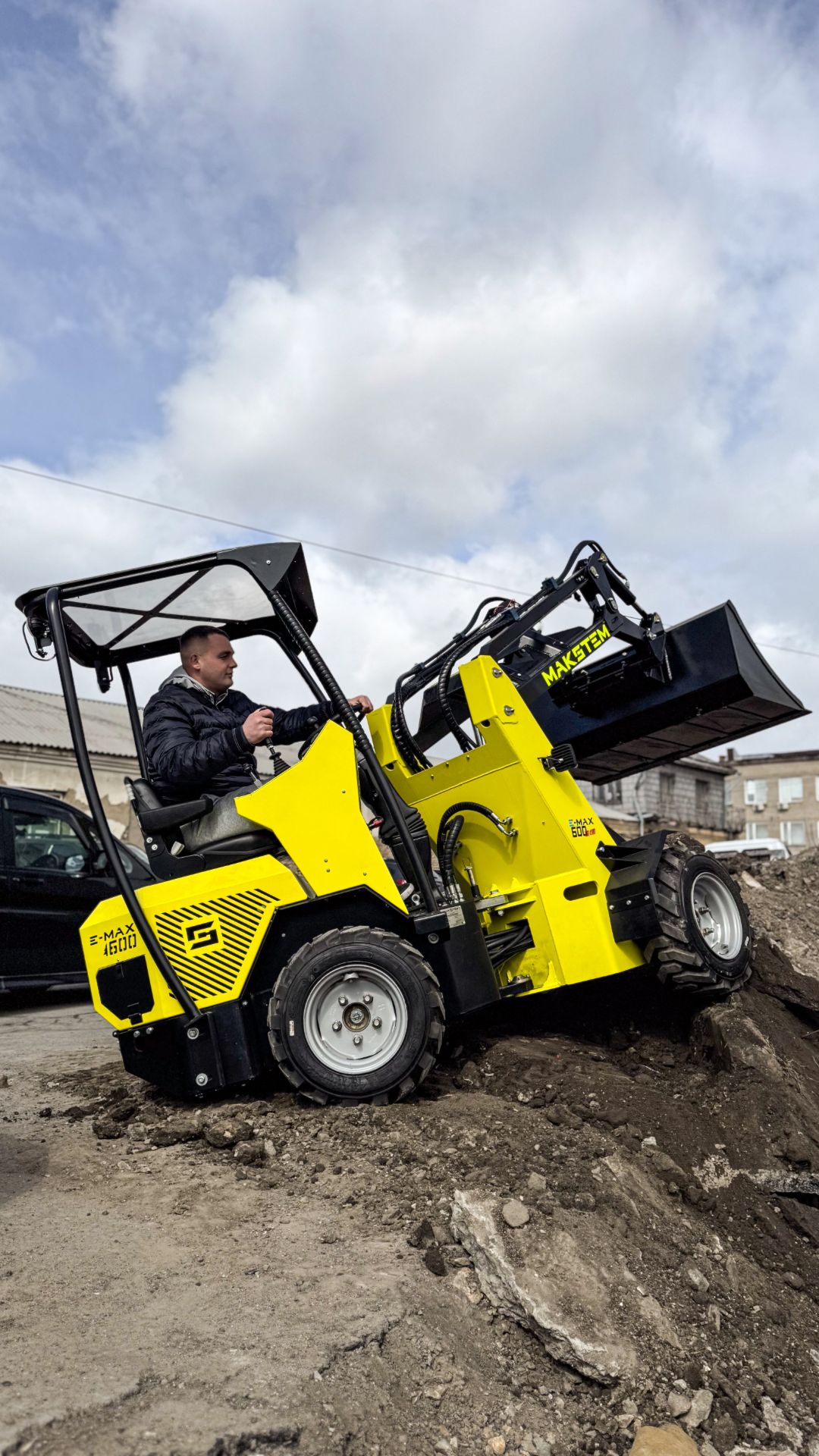 НАСТОЯЩИЙ МИНИ ТАНК РВЕТ АСФАЛЬТ И ПРОХОДИТ ЛЮБОЕ БЕЗДОРОЖЬЕ, ТЕХНИКА МАКСТЕМ ВНЕДОРОЖНИК #max600