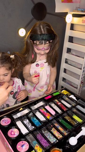 Делаем слаймы с моей сестренкой Теоной🩷