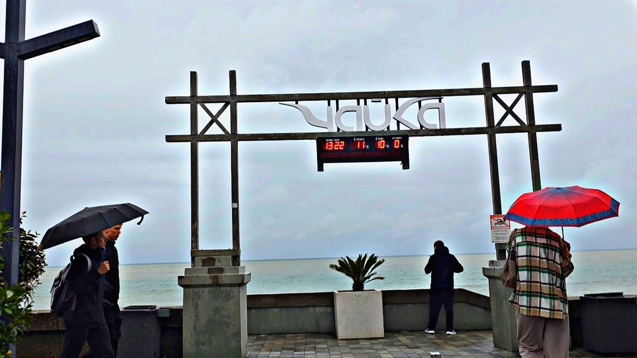 ✅️🌴19 АПРЕЛЯ В АДЛЕРЕ: +12°, ВЕСЬ ДЕНЬ ДОЖДЬ, НАБЕРЕЖНАЯ АДЛЕРА. ЛУЧШИЕ МЕСТА. АДЛЕР 2026