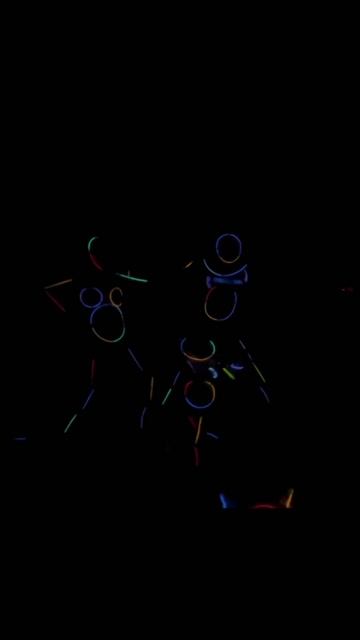 Неоновые танцы💥