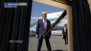 Дональд Трамп - прокомментировал фото с микрофоном