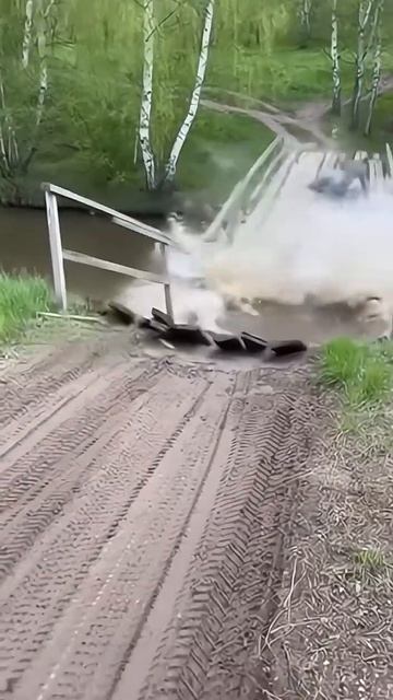 Мост не выдержал…