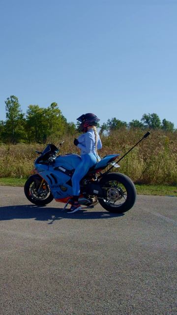 Катя Алмаз мото девушка на Дукати Ламборгини