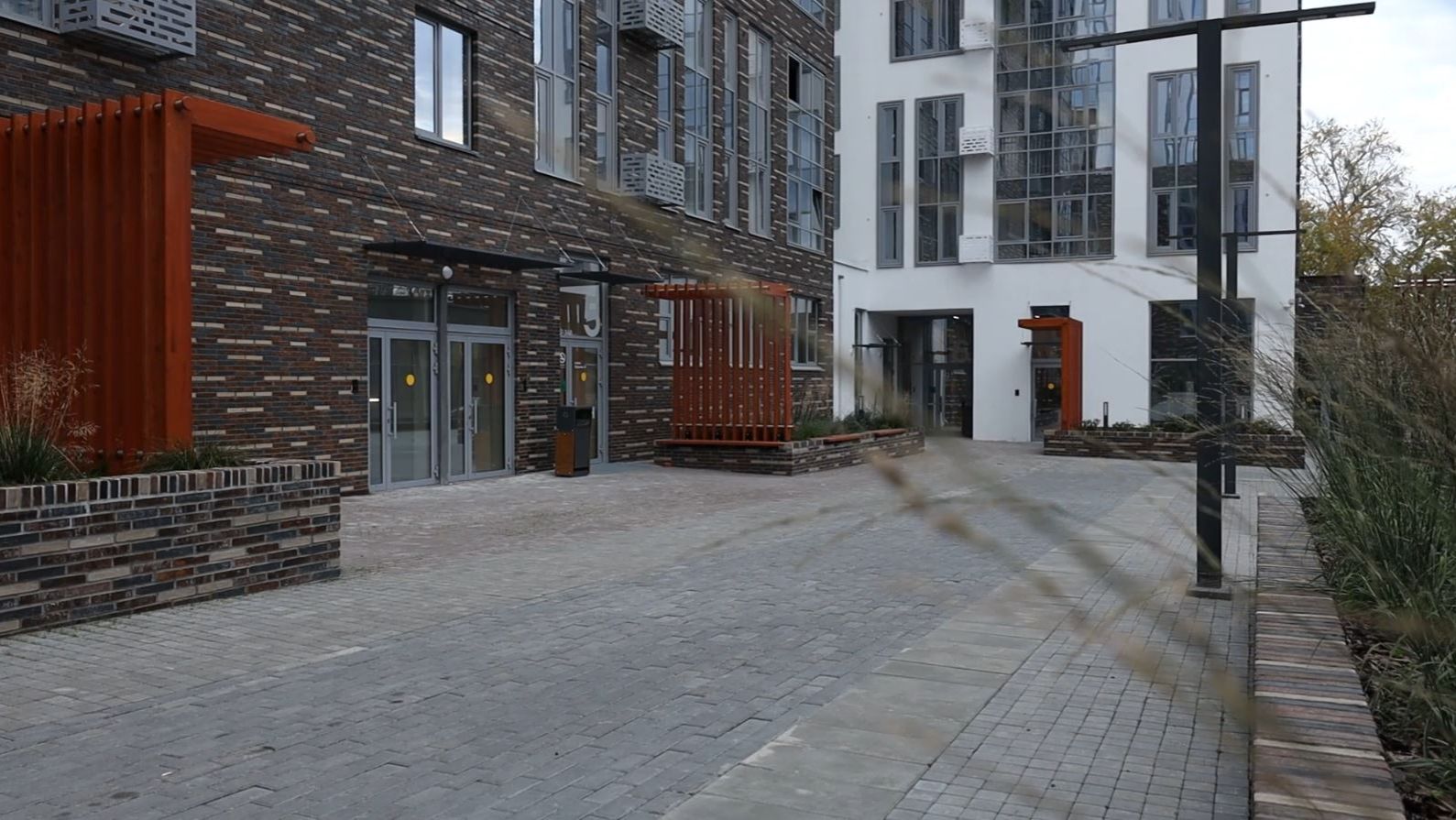 ЖК «Ньютон» в Перми: 1 313 м² плитки Квадрат XS от завода IRIS