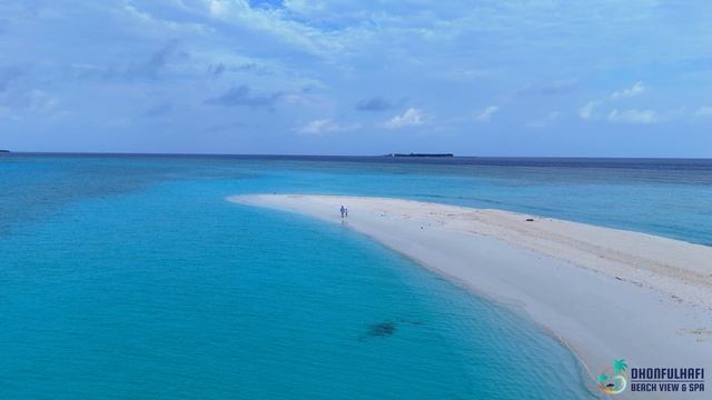 На песчаной отмели Angafary