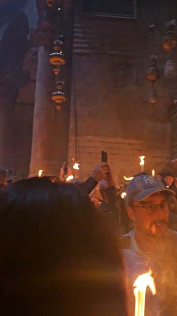 Христос Воскресе - в Иерусалиме Сошел Благодатный Огонь