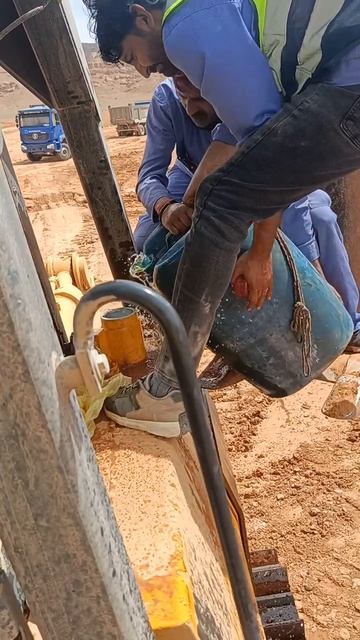 Проливает немного