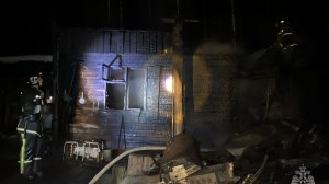 В Ханты-Мансийске при пожаре в частном доме погибли четыре человека