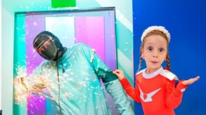 Настя о правилах безопасности и хорошего поведении для детей