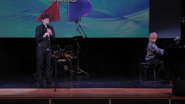 Р. Герман. Кларнет над городом 
Силаев Кирилл