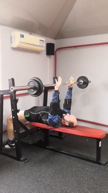 Трицепс, один из вариантов. кач после 50....mp4