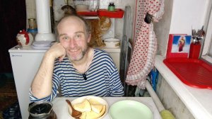 Ужин с Рыжулей. Слава Богу хоть так, о то никак. Мукбанг. Обжор. Еда на камеру. Диета. Шизофрения.