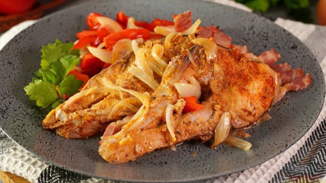 КАРП, ЗАПЕЧЁННЫЙ С ОВОЩАМИ