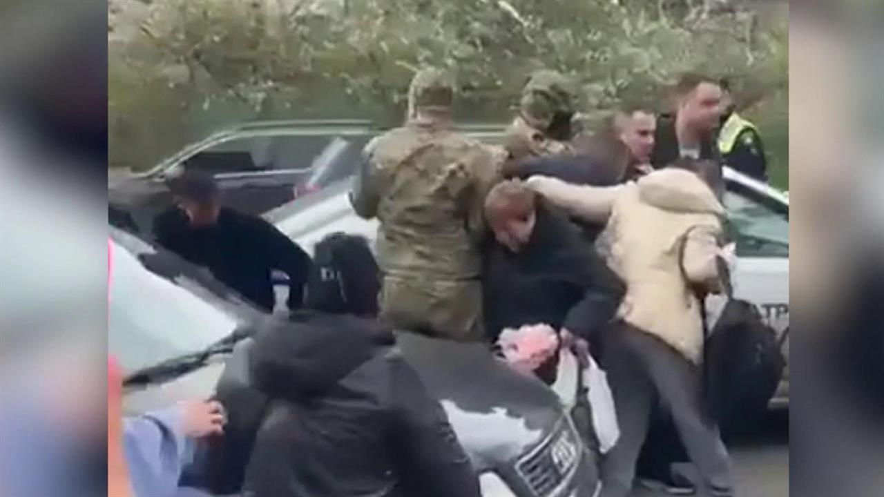 На улицах украинских городов царит хаос из-за принудительной мобилизации