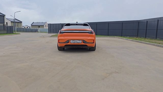 Zeekr 001 315/35 22.mp4