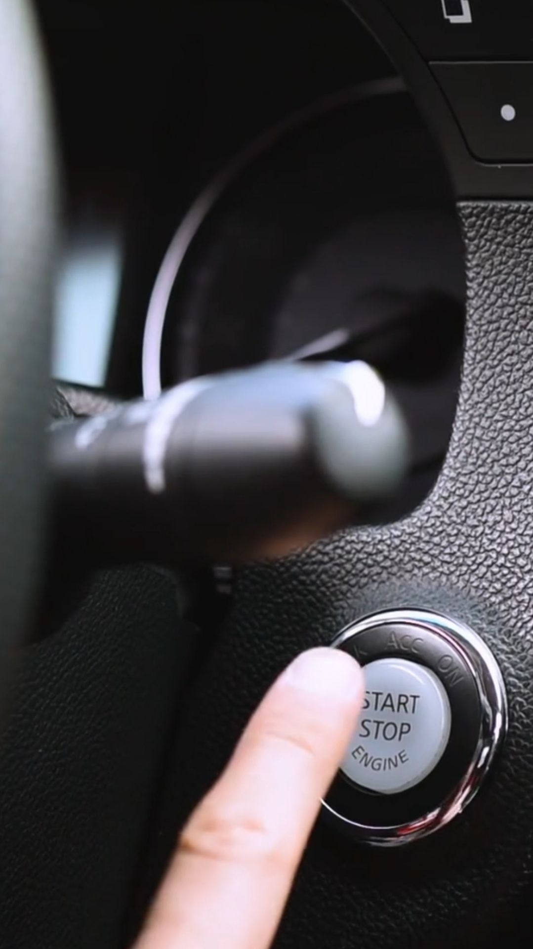 Почему загорается Check Engine и что это значит? 🤔