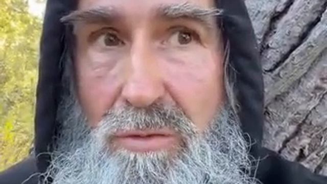 Священникам рекомендуется исповедоваться раз в год, а обычным людям, перед каждым причащением