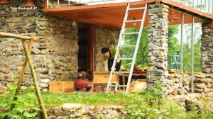 Техника сбора дикого меда для разведения диких пчел в многочисленных деревянных клетках.