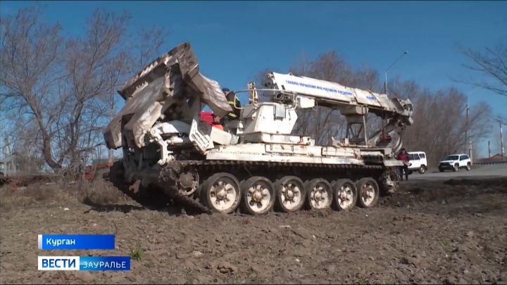 Инженерная машина разграждения опашка микрорайона Черемухово.