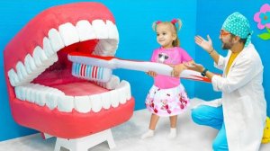 Алиса на осмотре у стоматолога. Алиса узнает, как важно заботиться о своих зубах🦷