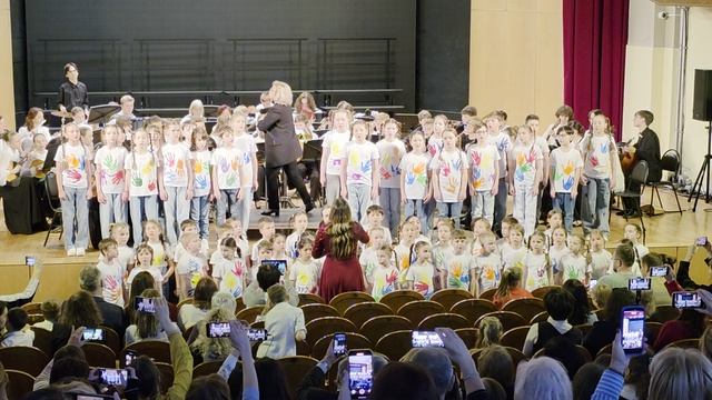 2026.04.19, Еремеев А.С. выступление младшего хора на отчетном концерте школы в зале им. Гнесиных