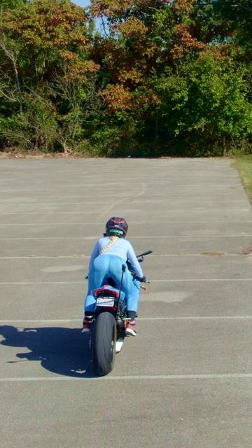 Катя Алмаз мото девушка на Дукати Ламборгини