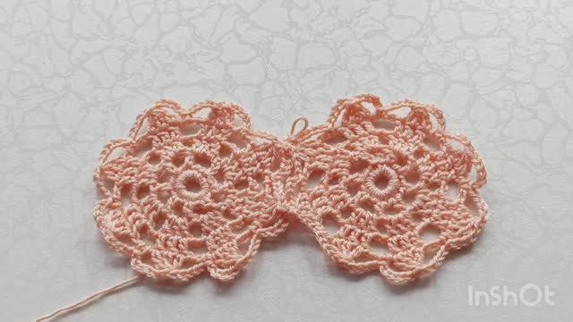 Соединяем круглые мотивы крючком.