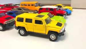 Мультики для детей и малышей . Машинки катятся и падают в тазик с водой . Увлекательный мультфильм.