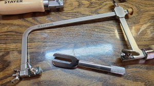 Ручной лобзик.Простейшие приспособления к нему.