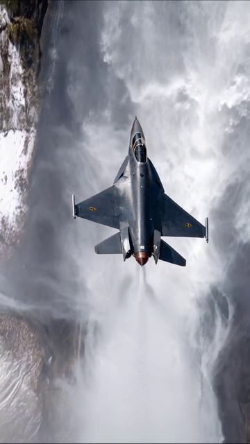 Летящий над водопадом истребитель #авиация #истребители #фото