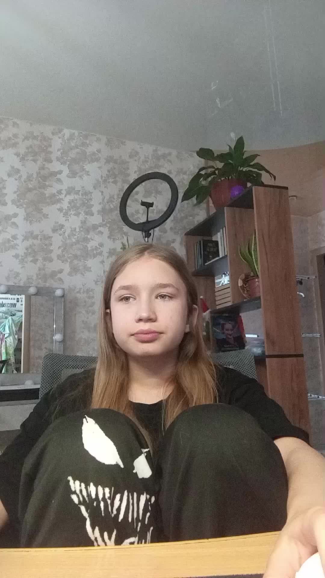 задавайте вопросы ребята всем отвечу