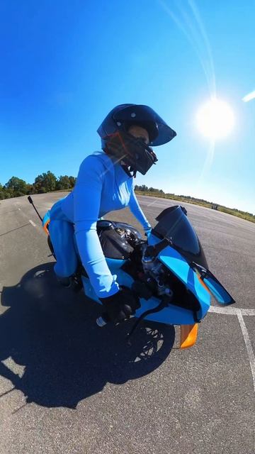 Катя Алмаз мото девушка на Дукати Ламборгини