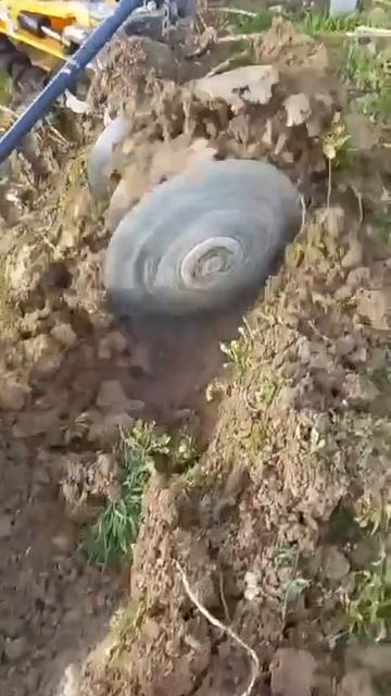 ORIZZONTI VEGA работа фрезы диском для траншеи под закладку сада