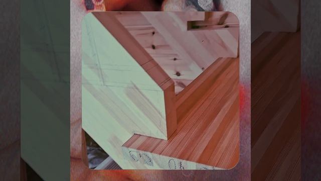 1000056460.mp4 (Собака наблюдает за устройством лестницы на 2-ой этаж в доме А-фрейм)