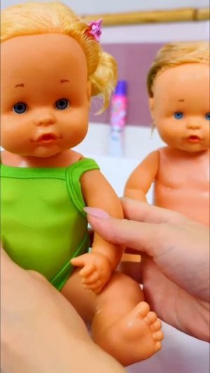 Пупсы купаются в воде 💦 Весёлая игра с куклами! #длядетей #игрушкидлядевочек #куклы