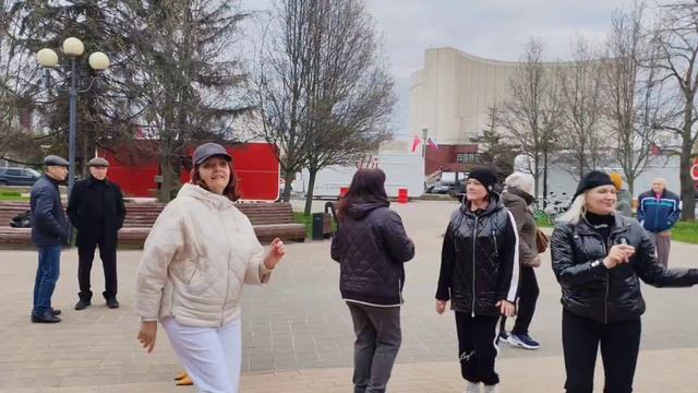 19 апреля.Любит не любит....