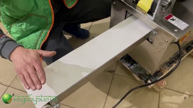 Машина для формования (лепки) пельменей, вареников, самсы и чебуреков Вега/Vega CHD 3600