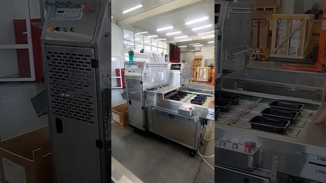 Конвейерный запайщик с режимом вакуум-газ на 3 лотка 137 - 187 мм