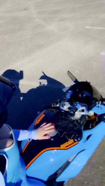 Катя Алмаз мото девушка на Дукати Ламборгини