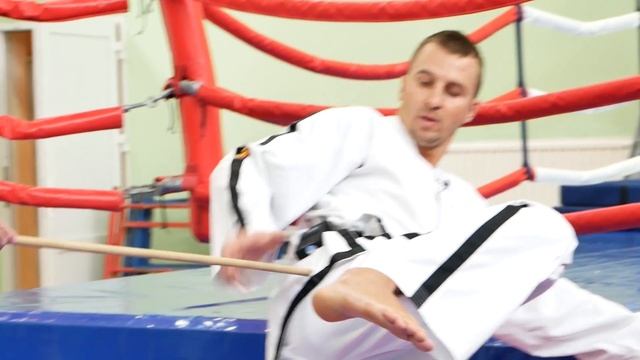 Техника удара ногой в сторону (юп-чаги) — боковой удар ногой в тхэквондо с Антоном Шаманиным