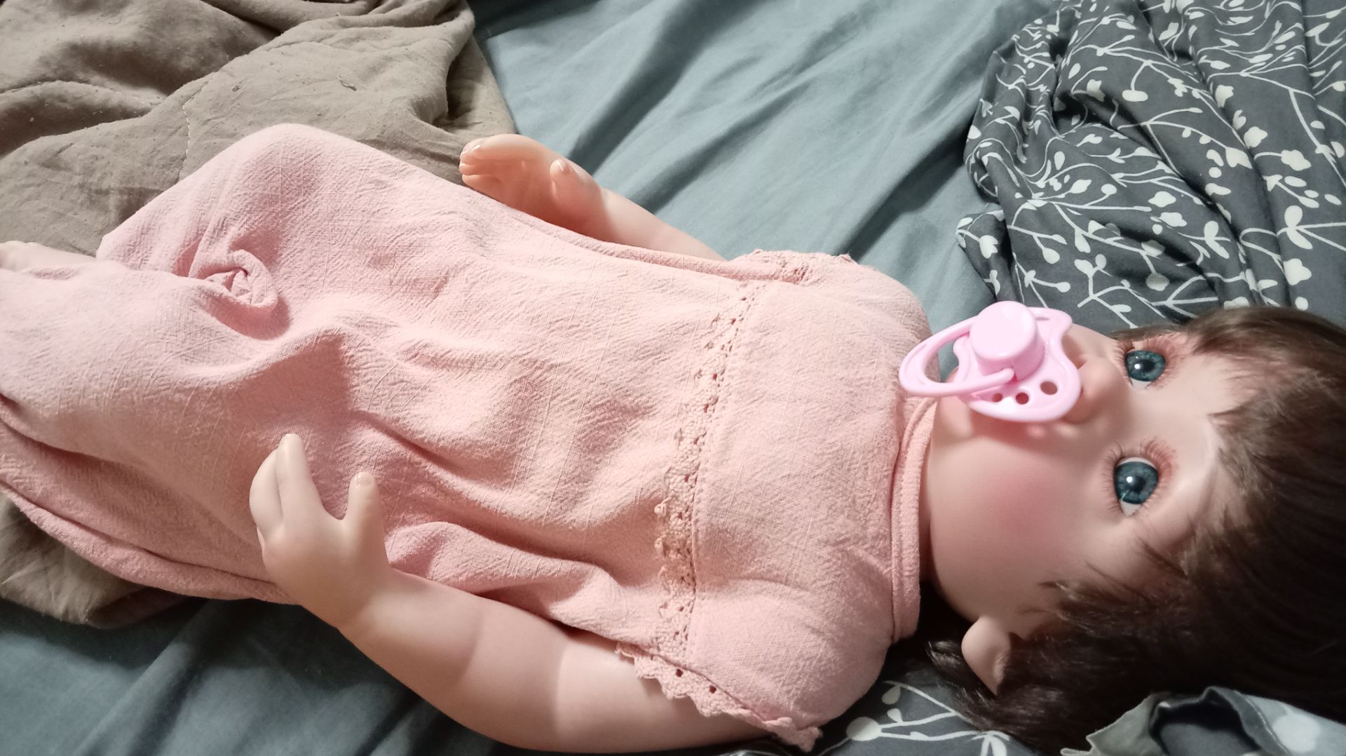 Мой первый влог мы пём водичку