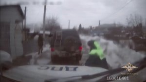 В Республике Алтай задержан водитель, угрожавший поджечь полицейских и свой автомобиль