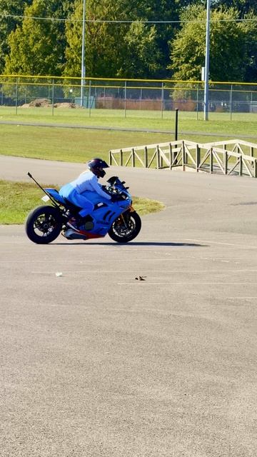 Катя Алмаз мото девушка на Дукати Ламборгини