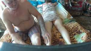 Массаж домашний девушке.Поглаживания(домашнее видео)