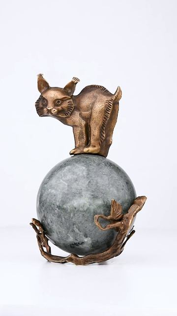 Статуэтка бронзовая 