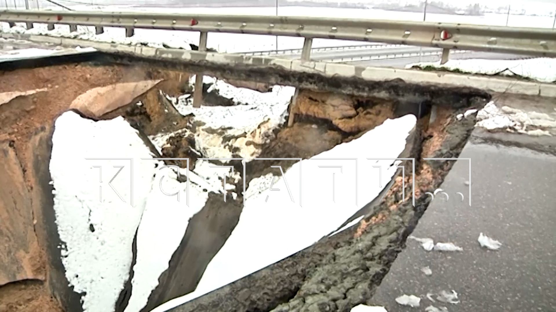 Дорога,которая была разрушена при строительстве трассы М-12,рухнула почти сразу после восстановления