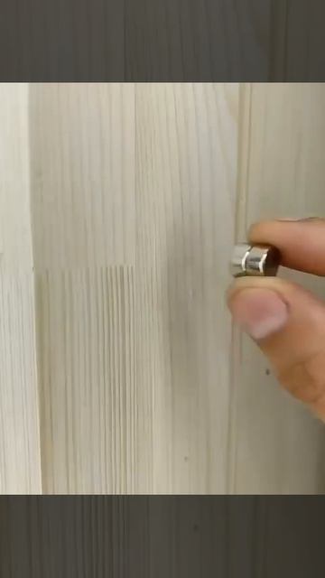 При сборке мебели пригодится.

Лайфхак👌