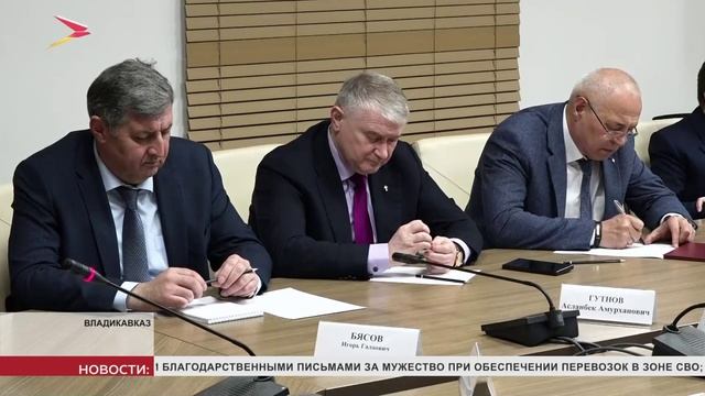 Борис Джанаев провёл еженедельное аппаратное совещание